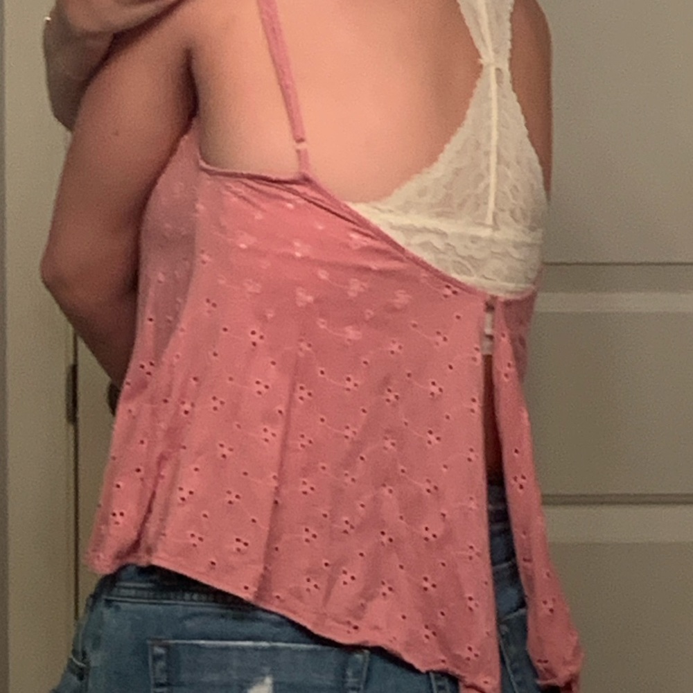 Pink flowy tank - Picture 2 of 2